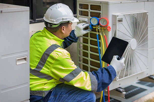 Professional Hvac technician working in Georgetown, IL